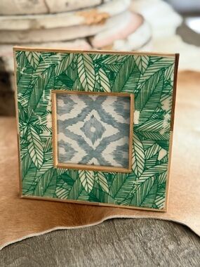 Anthropologie Cabana Green Leaf Pattern Square Photo Frame